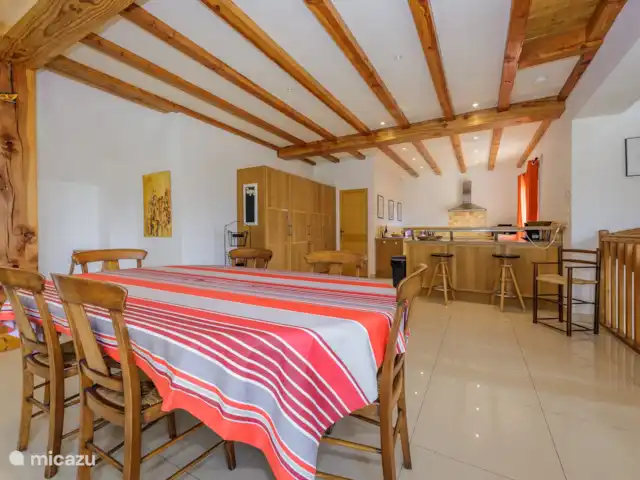 mirandole en Francia, Dordoña, Martel - casa vacacional La zona de comedor