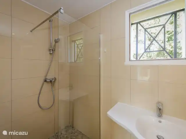 mirandole en Francia, Dordoña, Martel - casa vacacional El cuarto de baño