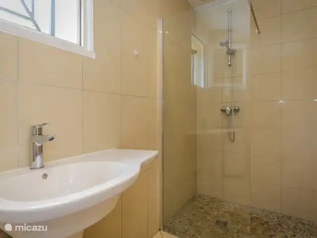 mirandole en Francia, Dordoña, Martel - casa vacacional El cuarto de baño