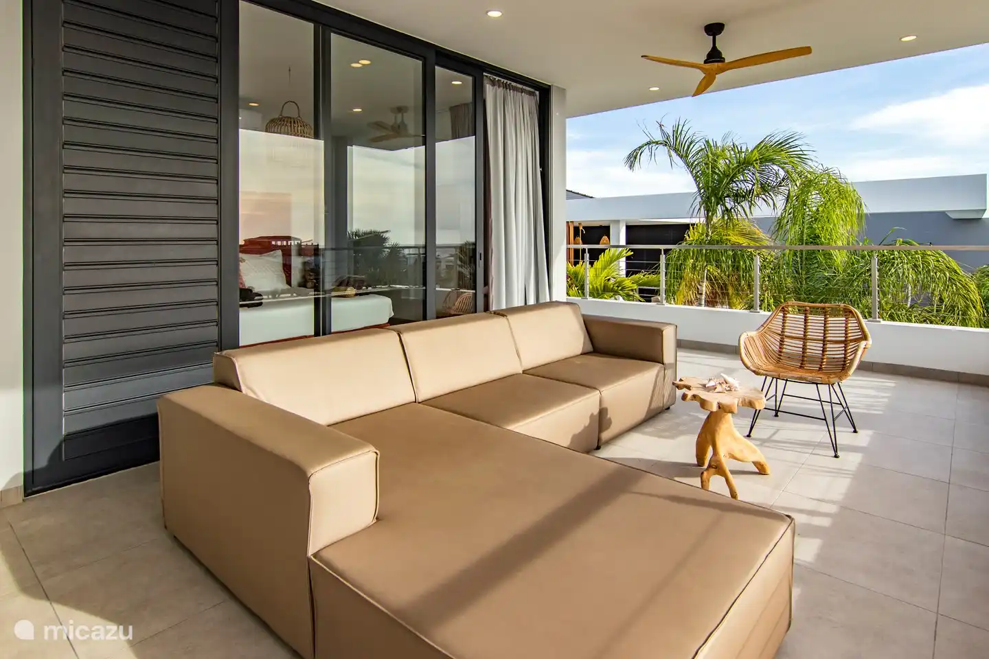 Terrasse à l'avant avec vue mer matériel de repassage