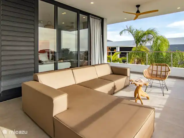 Lamar Villas Penthouse Aloès | Curaçao, Banda Ariba (est), Jan Thiel - penthouse Terrasse à l'avant avec vue mer matériel de repassage