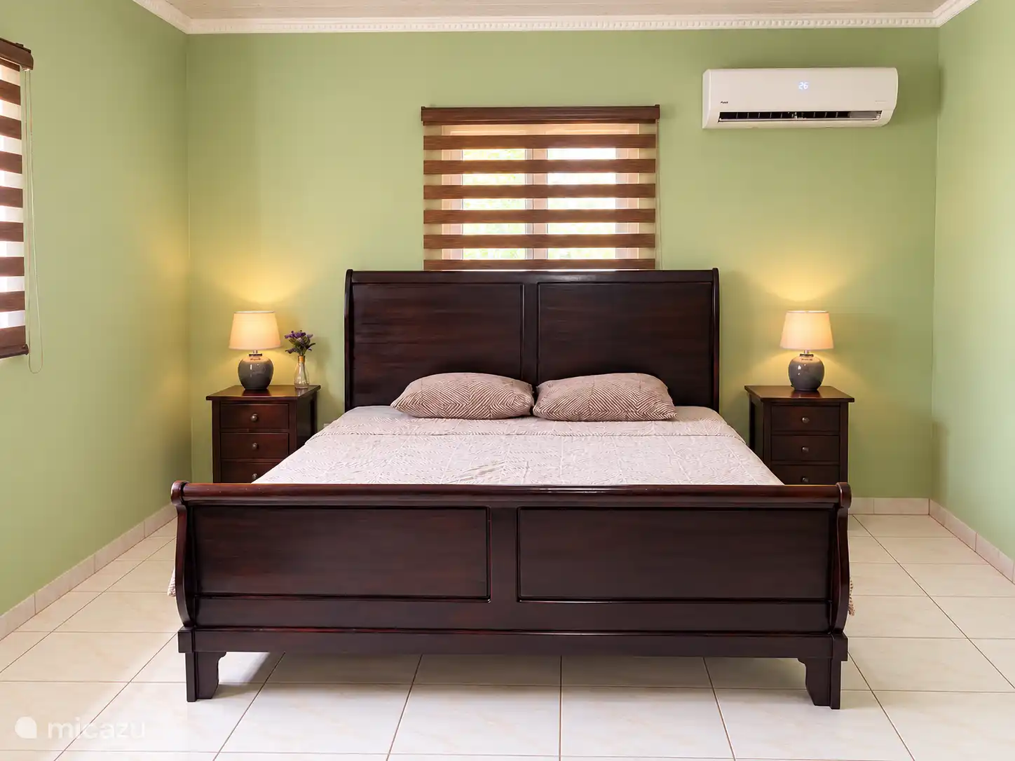 Schlafzimmer 1