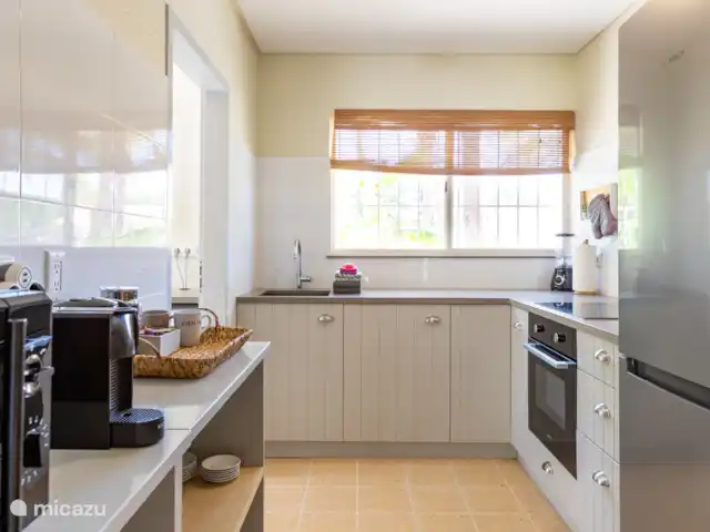 Villa Dushi Arembos, privézwembad 6p huren in Curaçao, Banda Abou (west), Grote Berg - villa Zeer complete keuken, Nespresso, inductiekookplaat, vaak allerlei kruiden en specerijen