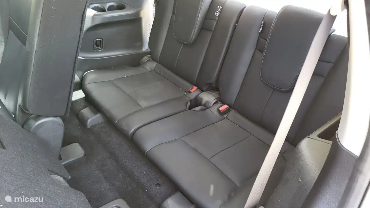 La rangée de sièges arrière est rabattable, vous pouvez donc opter pour plus d'espace dans le coffre ou 2 sièges supplémentaires.