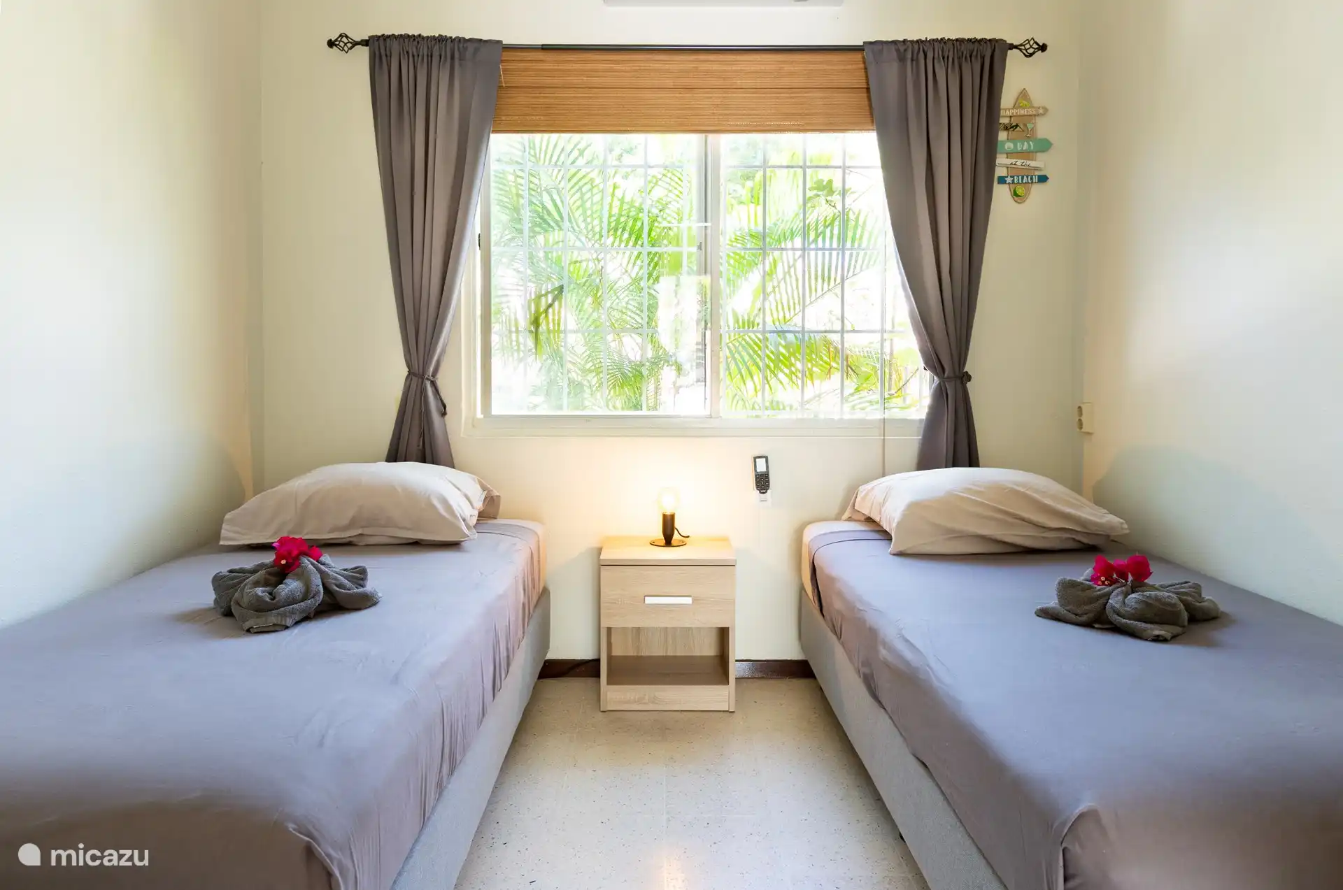 Chambre 3, configuration 1 personne ou 2 personnes possible, sommiers confortables