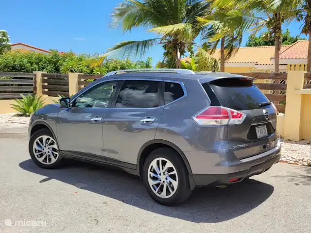 Villa Dushi Arembos, privézwembad 6p huren in Curaçao, Banda Abou (west), Grote Berg - villa Onze nieuwste aanwinst, een mutlifunctionele Nissan X-Trail. Een degelijke, comfortabele en zuinige 7 zitter, achterin zitten nog 2 extra opklapstoelen.