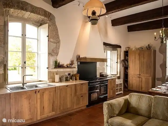 Location de Vacances France, Lot, Grezels, maison de vacances - Sirepêche La cuisine