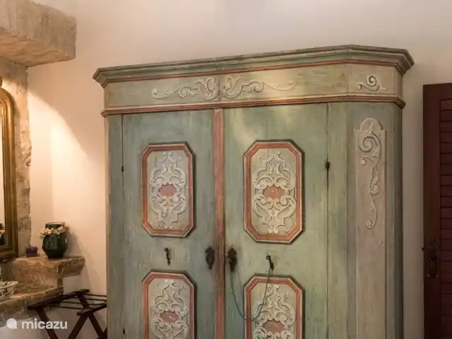 Location de Vacances France, Lot, Grezels, maison de vacances - Sirepêche L'armoire à linge