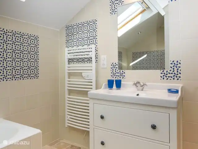 Location de Vacances France, Lot, Grezels, maison de vacances - Sirepêche La salle de bain