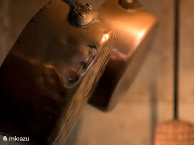 Location de Vacances France, Lot, Grezels, maison de vacances - Sirepêche Casseroles dans la cuisine