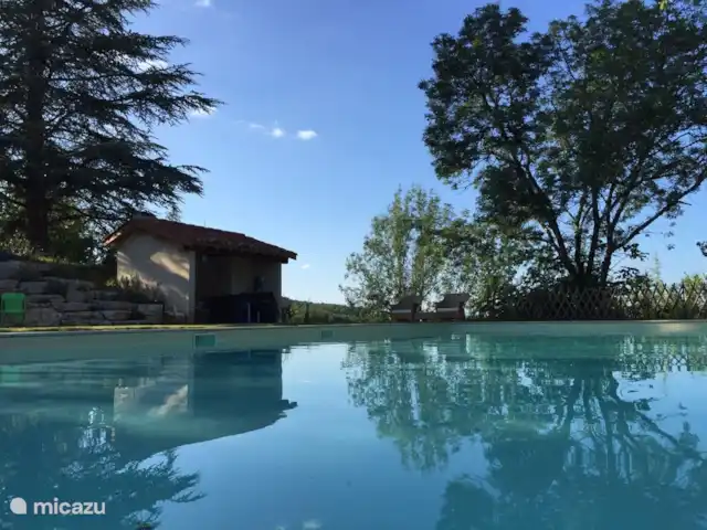 Location de Vacances France, Lot, Grezels, maison de vacances - Sirepêche La piscine