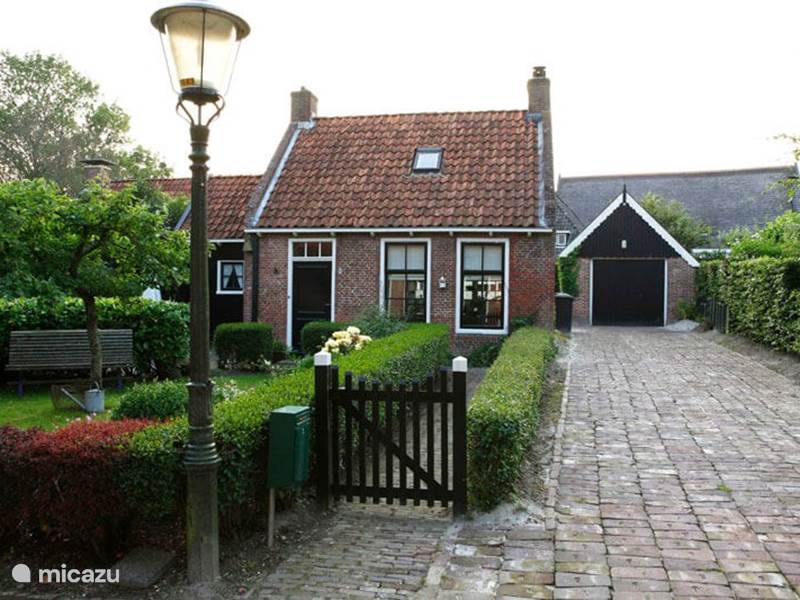 Holiday home in Netherlands, Friesland, Ee (Le) Holiday house The Terp House - Ee, Friesland