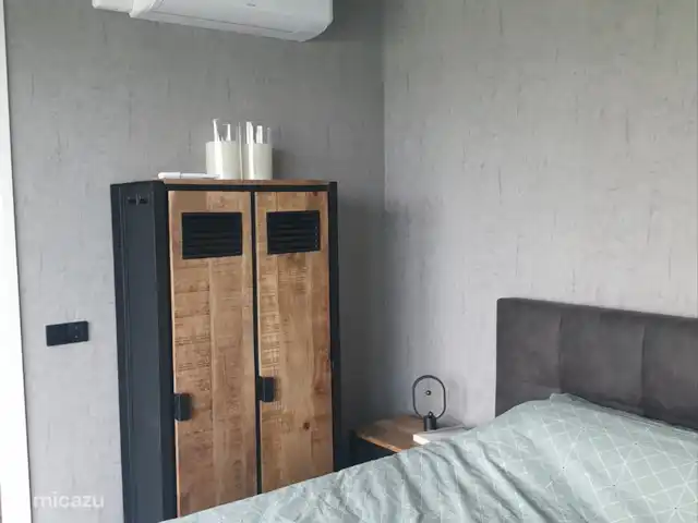 Vakantiewoning LLÝR huren in Nederland, Drenthe, Hoogeveen - bungalow Op elke slaapkamer is Airco aanwezig en een kledingkast