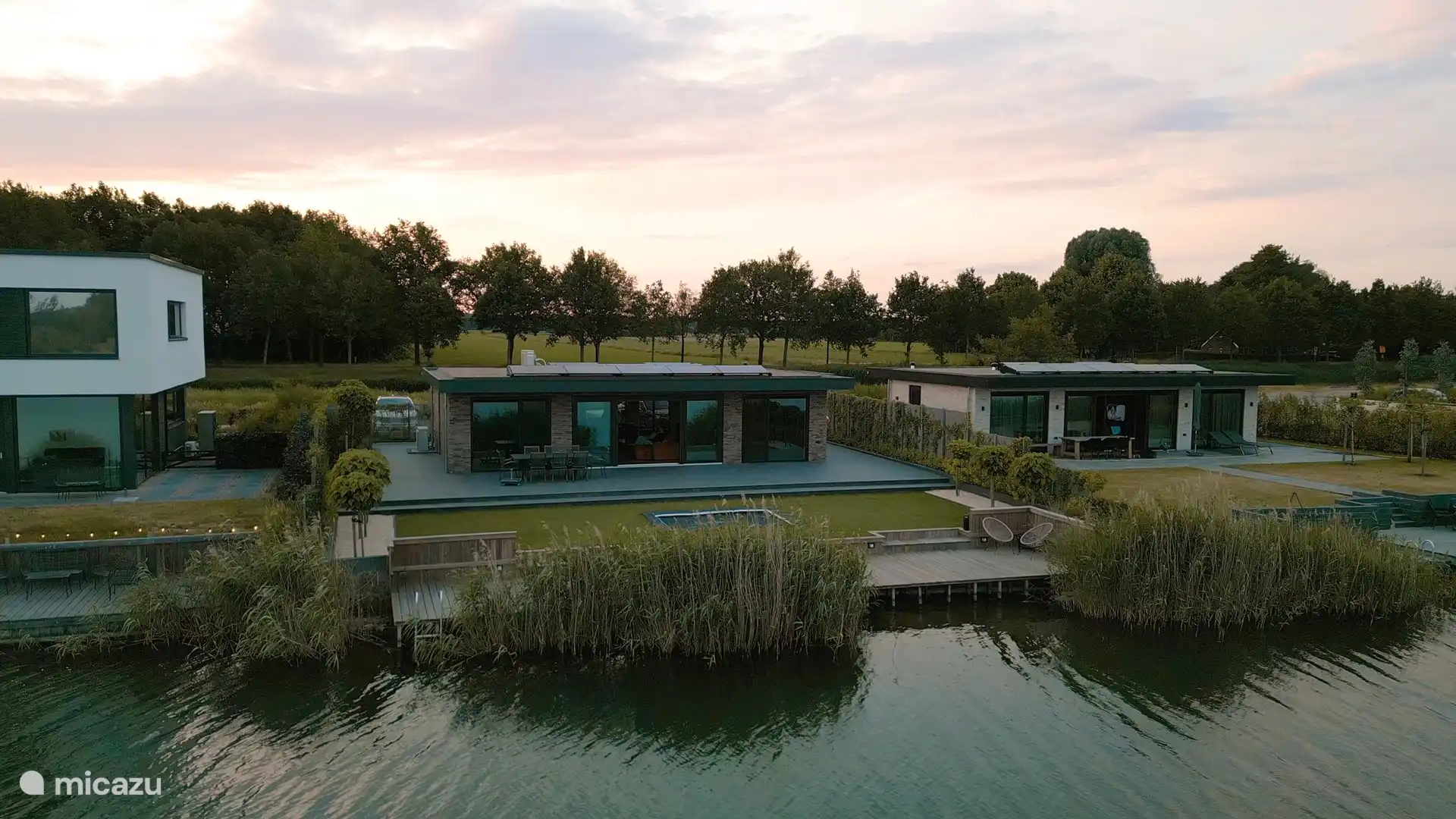 Vom Wasser aus in einer anderen Position