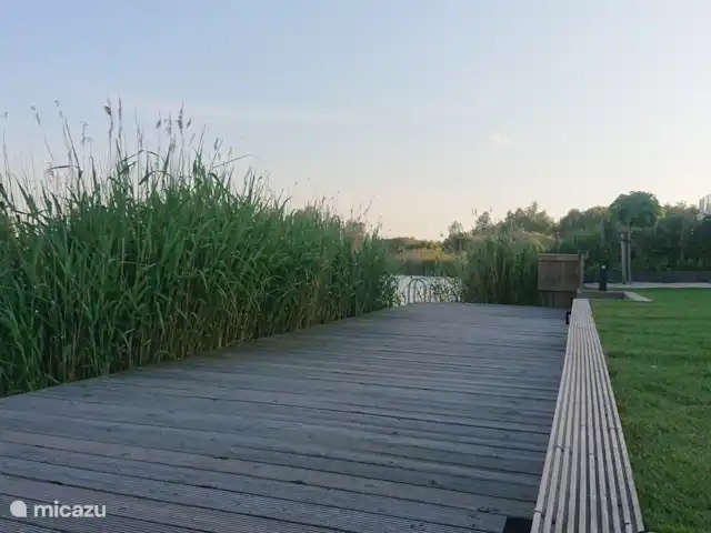 Vakantiewoning LLÝR huren in Nederland, Drenthe, Hoogeveen - bungalow De woning beschikt over een mooie ruime vlonder.