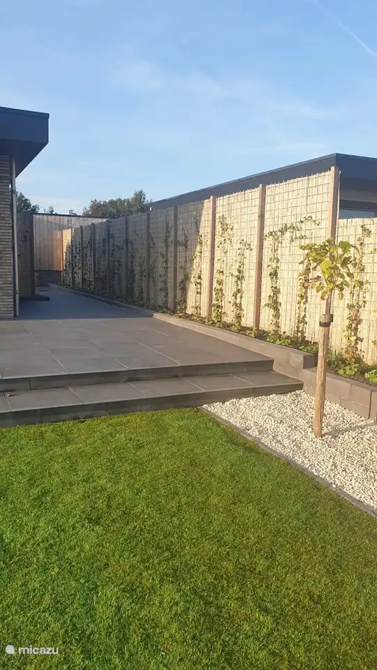 Mit dem Naturzaun haben Sie viel Privatsphäre.