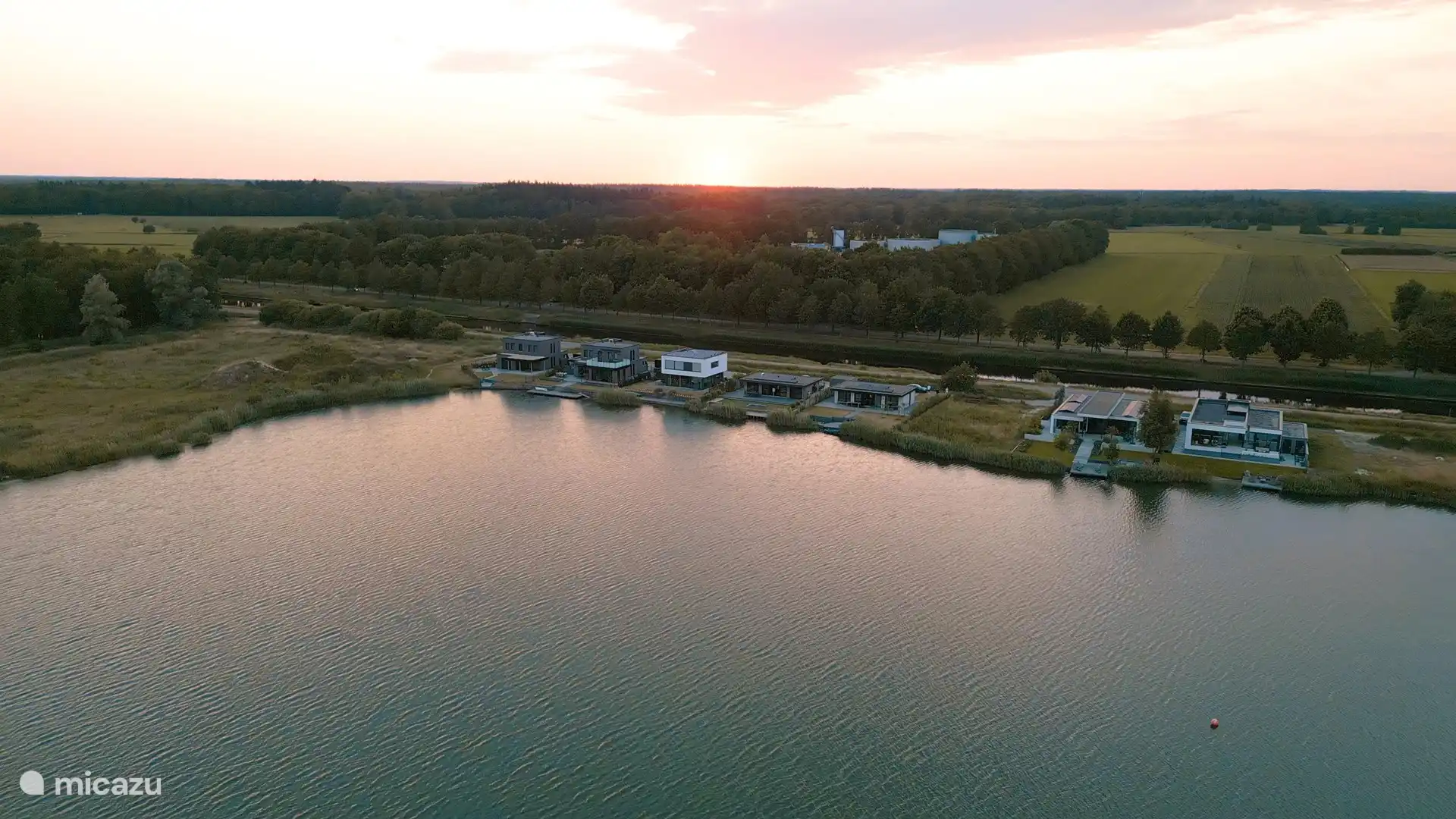 Ein wunderschönes Foto aus der Luft und wie die Gegend jetzt aussieht