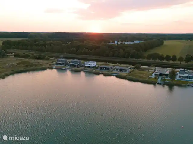 Vakantiewoning LLÝR huren in Nederland, Drenthe, Hoogeveen - bungalow Een mooie foto uit de lucht en hoe de omgeving er nu uit ziet