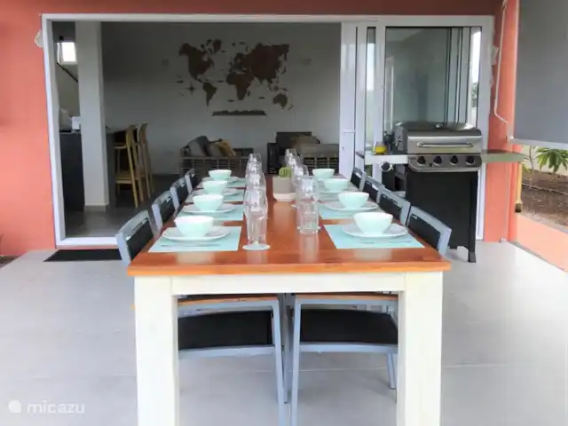 Villa Masha Danki huren in Curaçao, Curacao-Midden, Sint Michiel - villa Patio met tuintafel en stoelen voor 8