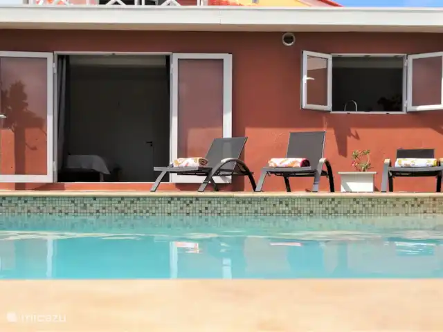 Villa Masha Danki huren in Curaçao, Curacao-Midden, Sint Michiel - villa Slaapkamer met toegang tot het zwembad