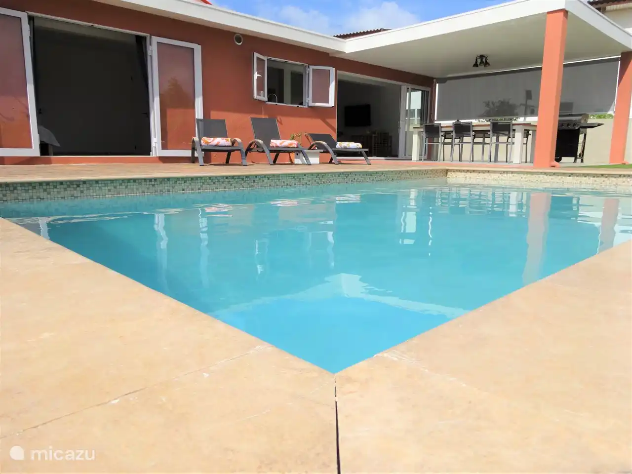 Sonnenterrasse am Pool