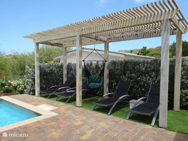Villa Masha Danki huren in Curaçao, Curacao-Midden, Sint Michiel - villa Schaduwterras aan het zwembad
