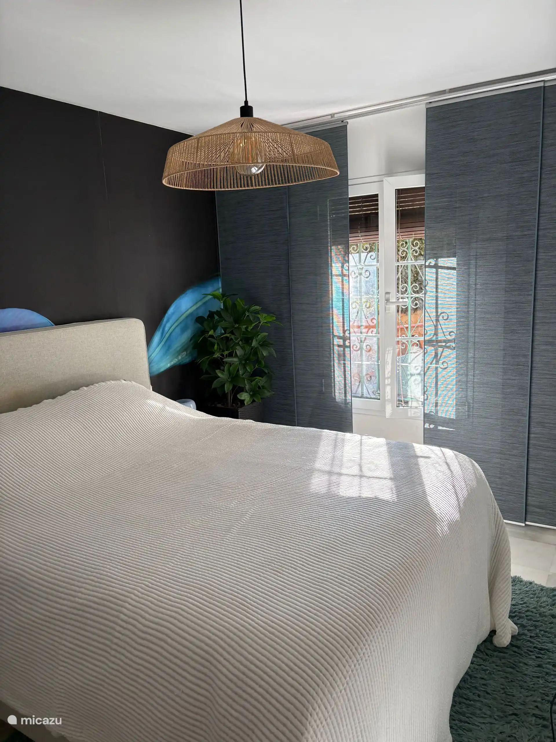 Boxspring bed van 1.60 cm om heerlijk te slapen