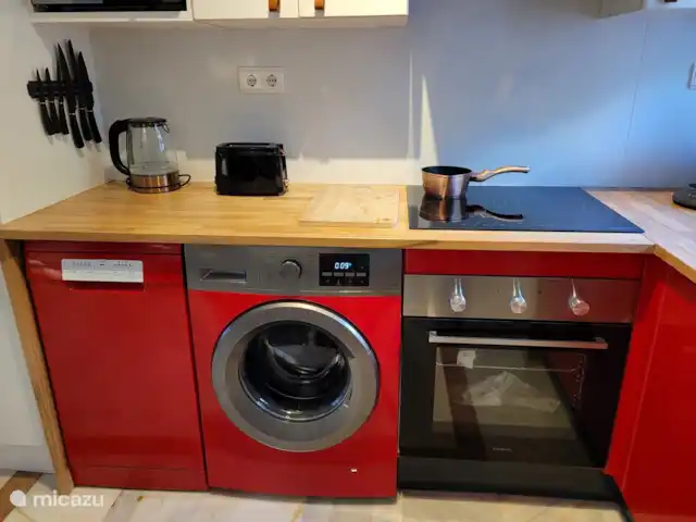 Location de Vacances Espagne, Costa del Sol, Mijas Golf, appartement - Casa Enviento entièrement équipée : lave-vaisselle, lave-linge, four, plaque de cuisson, bouilloire, grille-pain et cafetière Senseo.