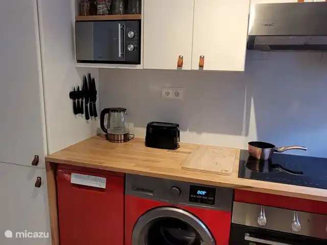 Location de Vacances Espagne, Costa del Sol, Mijas Golf, appartement - Casa Enviento Réfrigérateur pleine grandeur plus un congélateur à 3 tiroirs et un four micro-ondes.