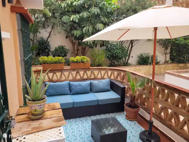 Location de Vacances Espagne, Costa del Sol, Mijas Golf, appartement - Casa Enviento Un joli canapé lounge sur la terrasse à l'arrière de l'appartement
