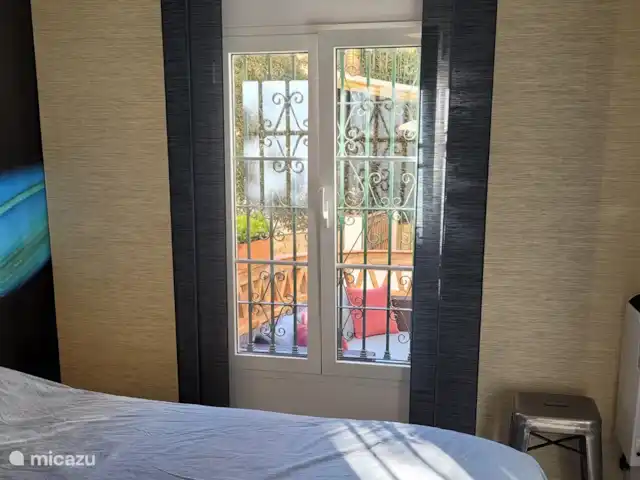 Location de Vacances Espagne, Costa del Sol, Mijas Golf, appartement - Casa Enviento Fenêtre de la chambre donnant sur la terrasse arrière