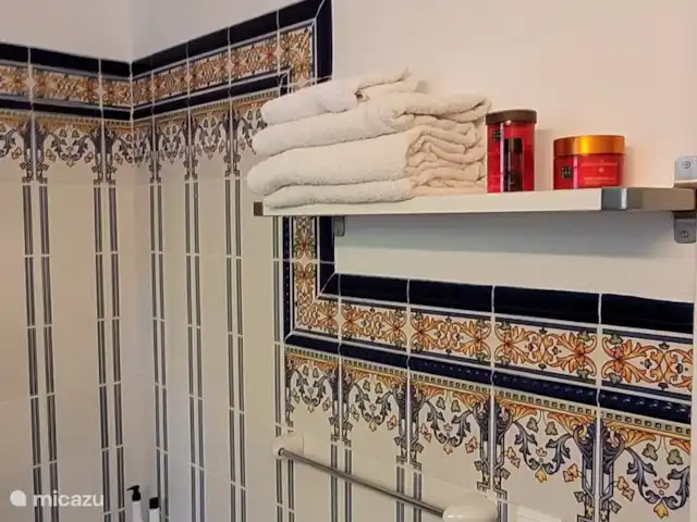Location de Vacances Espagne, Costa del Sol, Mijas Golf, appartement - Casa Enviento Salle de bain magnifiquement carrelée