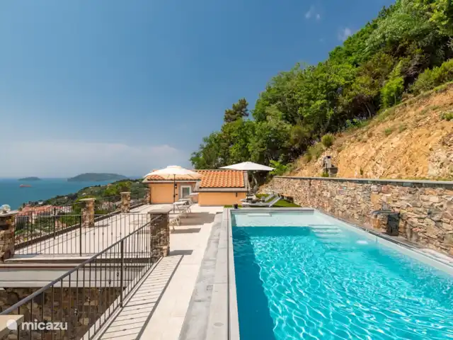 villa pasión en Italia, Liguria, Lerici - villa piscina