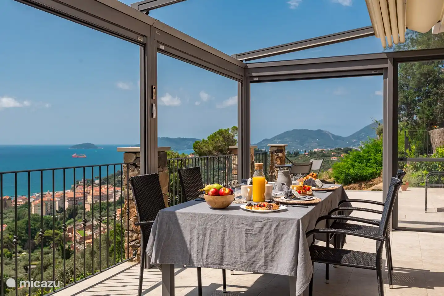 Terrasse mit Meerblick