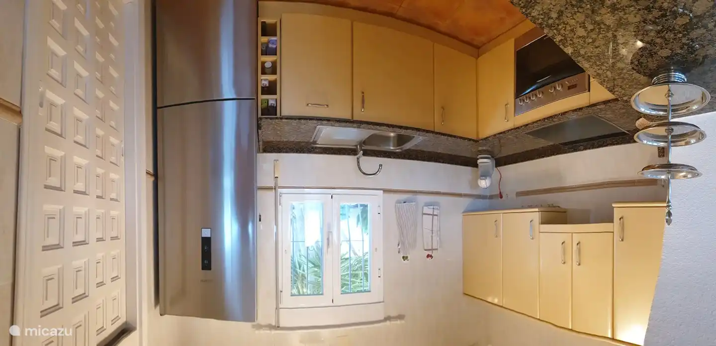 Gut ausgestattete Innenküche