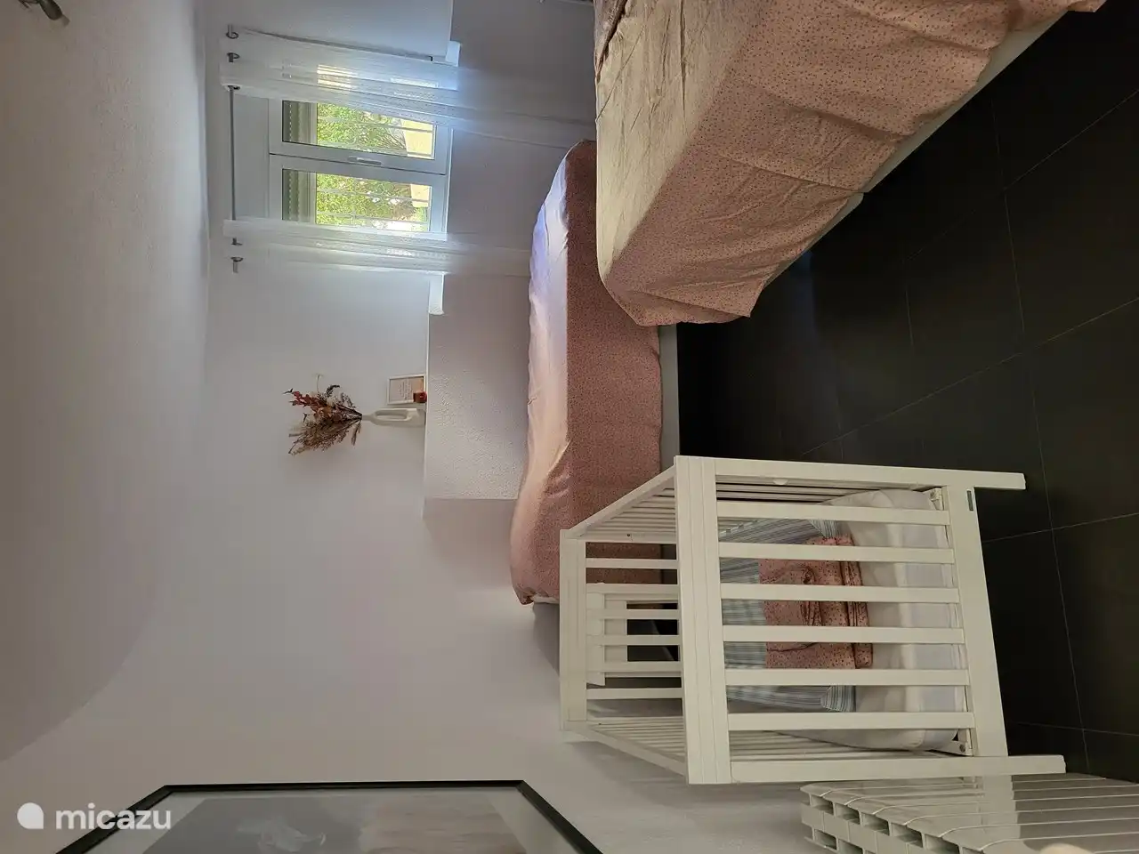 Zimmer für 3 Personen mit einem Einzelbett