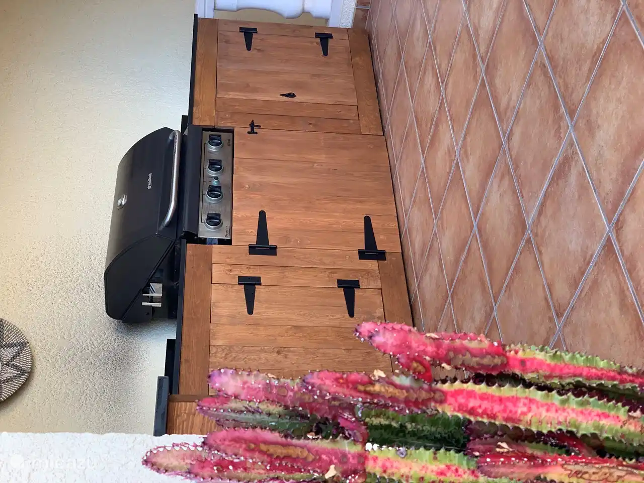 Unsere Außenküche mit Weber BBQ