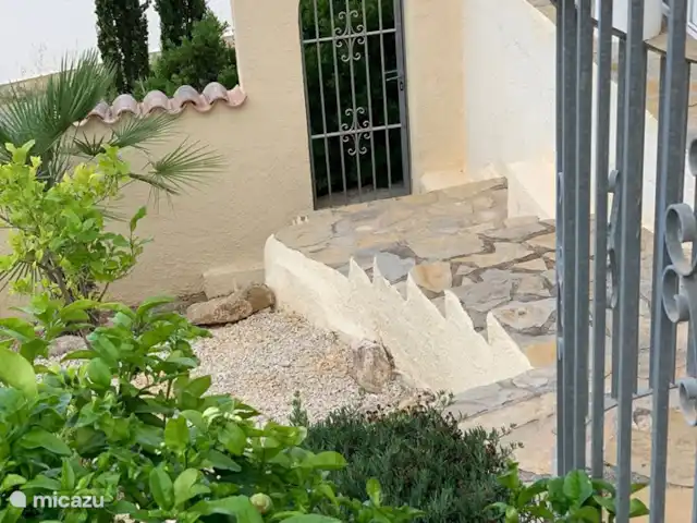 Villa Dalias | Espagne, Costa Blanca, Benitachell - villa Clôturé en toute sécurité avec des portes verrouillées.