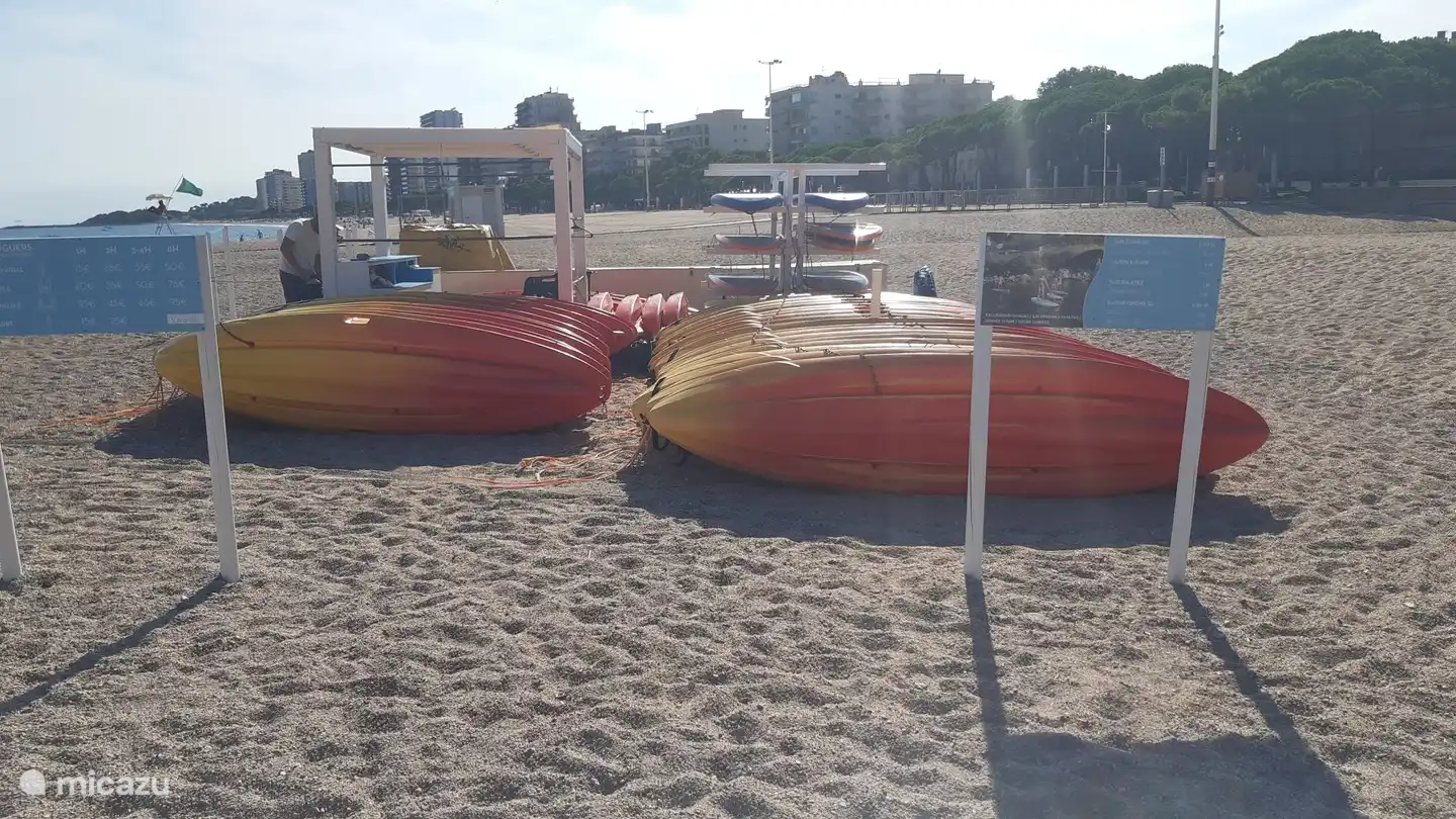 Vermietung von U-Booten, Kanus und anderen Wasseraktivitäten