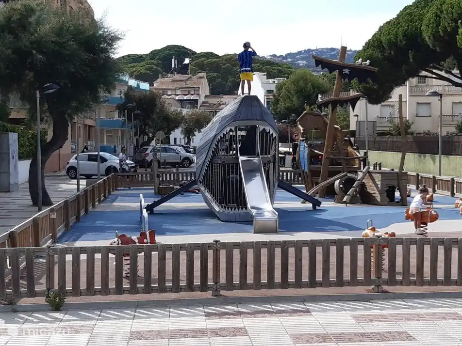 Spielplatz im Freien für Kinder