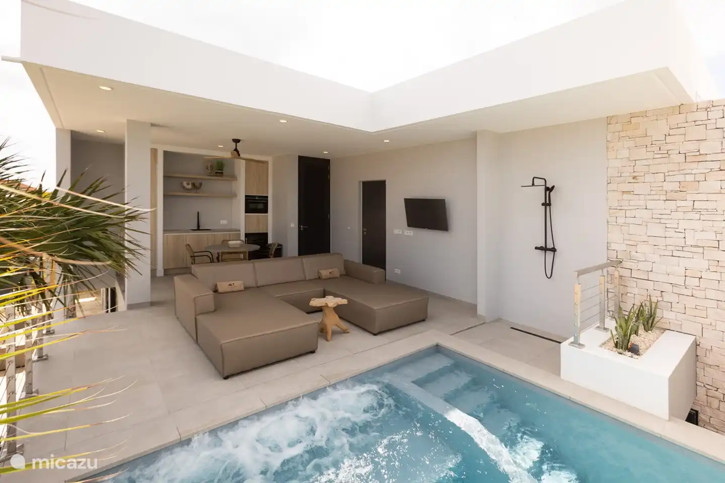 Magnapool Infinity mit Düsen