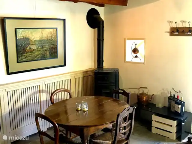 casa rural / cabaña en Francia, Dordoña, Coux-et-Bigaroque – Gite La Petite Chapelle la mesa de la cena