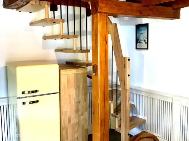 casa rural / cabaña en Francia, Dordoña, Coux-et-Bigaroque – Gite La Petite Chapelle escaleras al piso