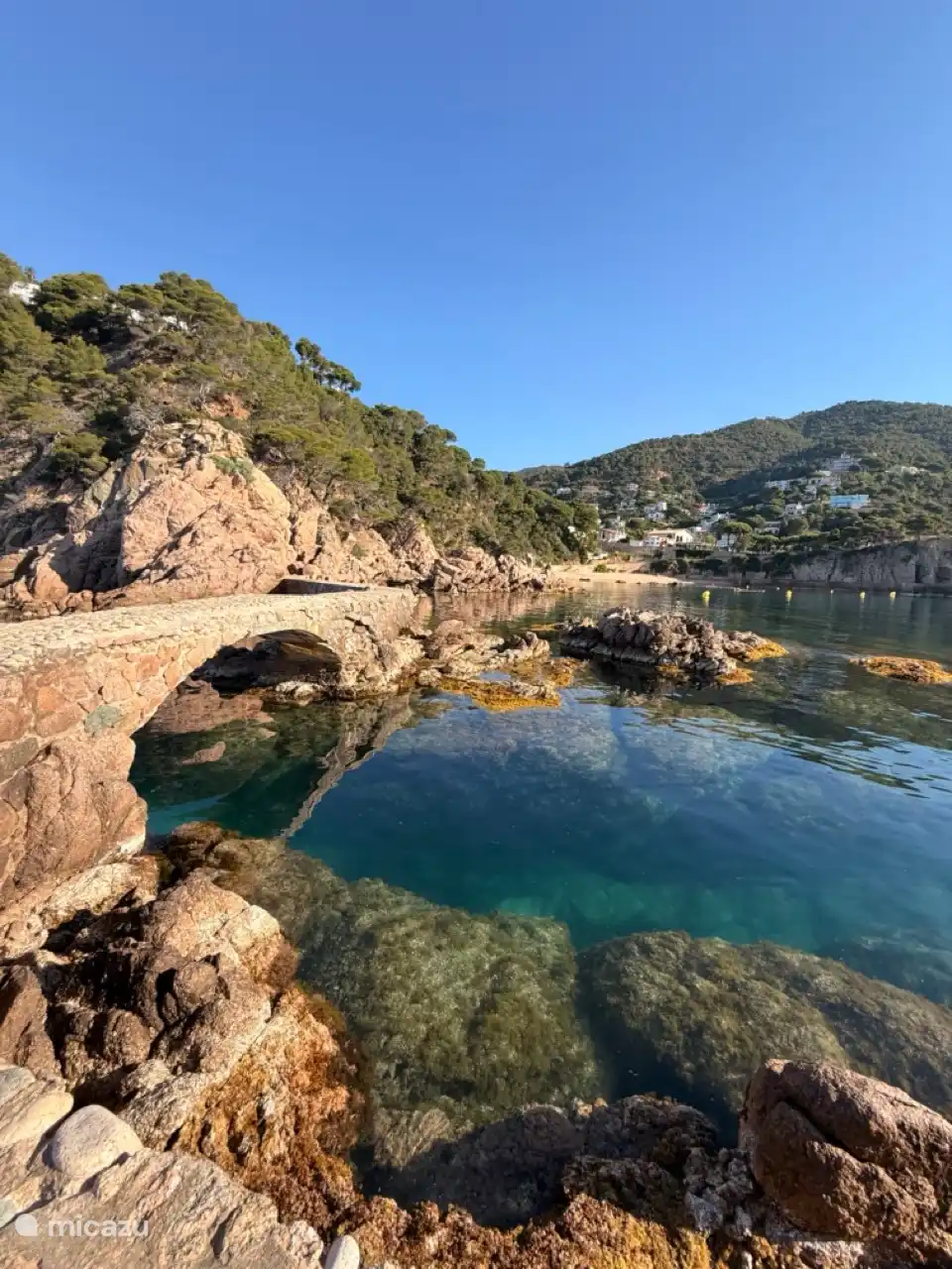 Diese Brücke führt bis zu den äußeren Riffen, weit vom Strand entfernt. Ein wunderschöner Ort, um nach dem Abendessen zu spazieren zu gehen und die Ruhe sowie den Blick aufs Meer zu genießen.