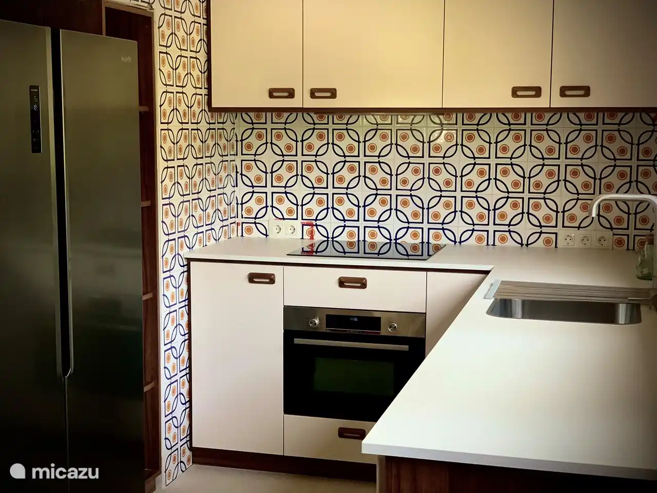 Die Küche vom Essbereich aus gesehen