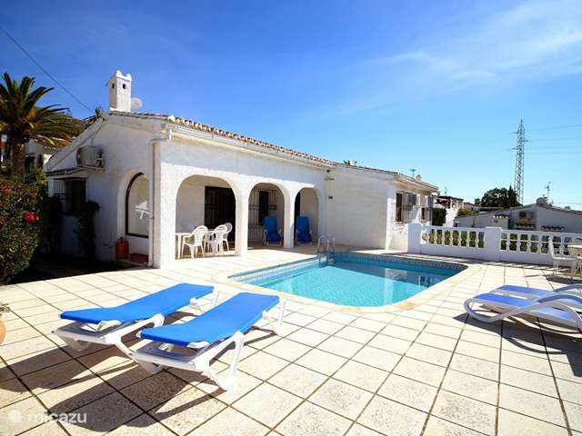 Swimming, Spain, Costa del Sol, Nerja, bungalow Casa Fuente del Baden