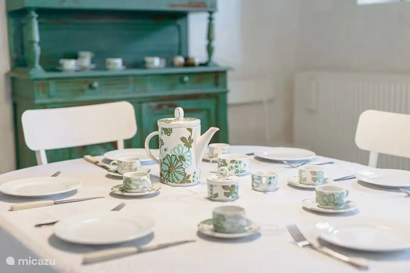 Schönes Geschirr macht das Frühstück gemütlich