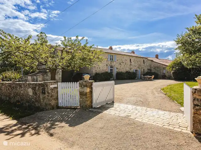 Logis La Tour en Francia, Vendée, Fontenay  - casa rural / cabaña La auténtica casa del siglo XV