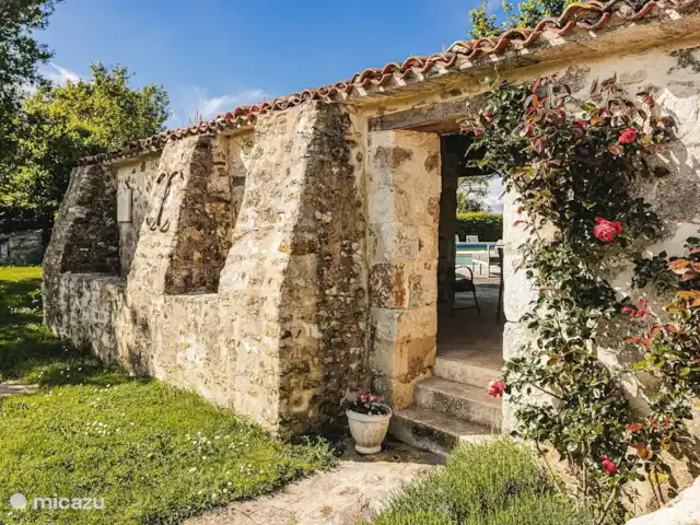 Logis La Tour en Francia, Vendée, Fontenay  - casa rural / cabaña Casa de la piscina con barbacoa