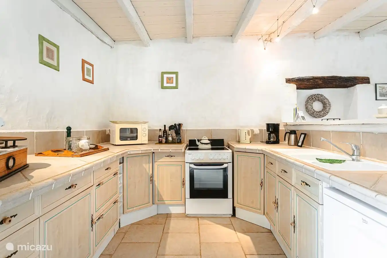 Ausgestattete Küche mit allem Komfort